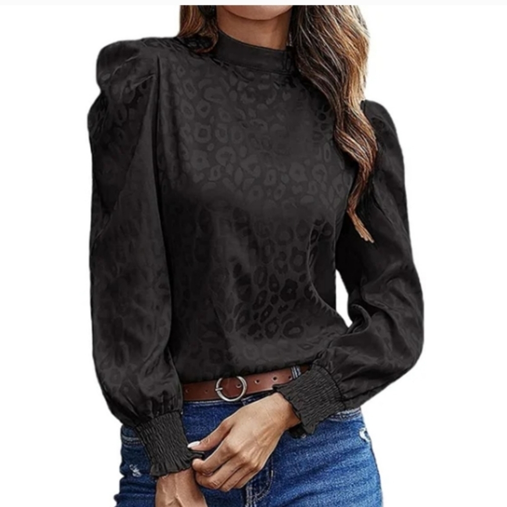 VICI Satin Leopard Mock Neck Long Sleeve Blouse Womens Size medium Black